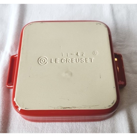 Le CREUSET Square Stonewear Baking Dish 6x6x2in RED - Picture 4 of 4